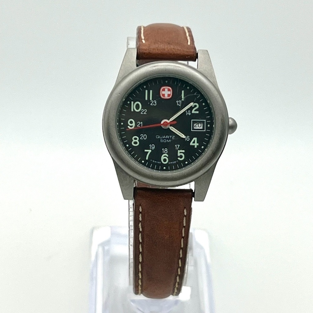 Vintage 1996 Wenger SAK Design Unlimited Marlboro Round Ladies Brown Leather Str